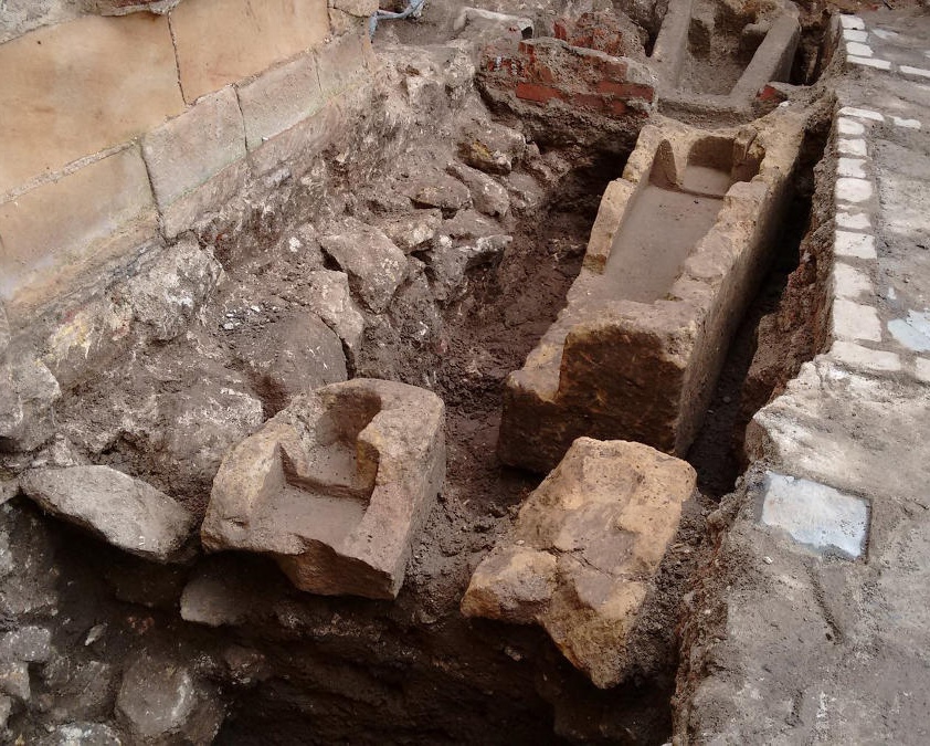 Restos arqueológicos de una muralla